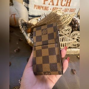 Cigarette pouch but can also be used to put your lipsticks or other items